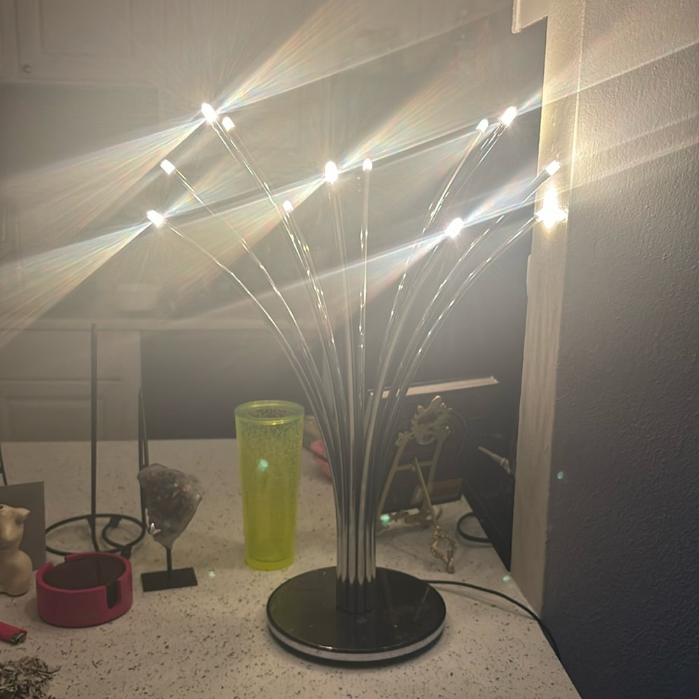 Im selling this beautiful ikea lamp that would be radiant in your home.